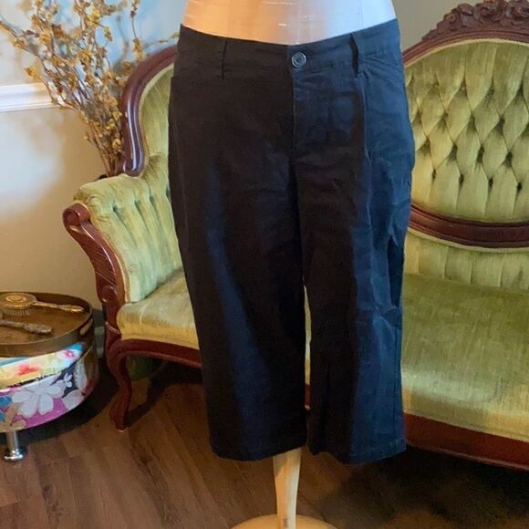 Gloria Vanderbilt cropped pants. Women’s 8. - Picture 2 of 5